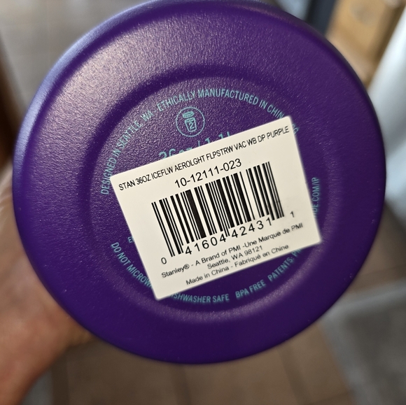 Stanley IceFlow Bottle in Deep Purple 36 Oz Aero New - Picture 2 of 3